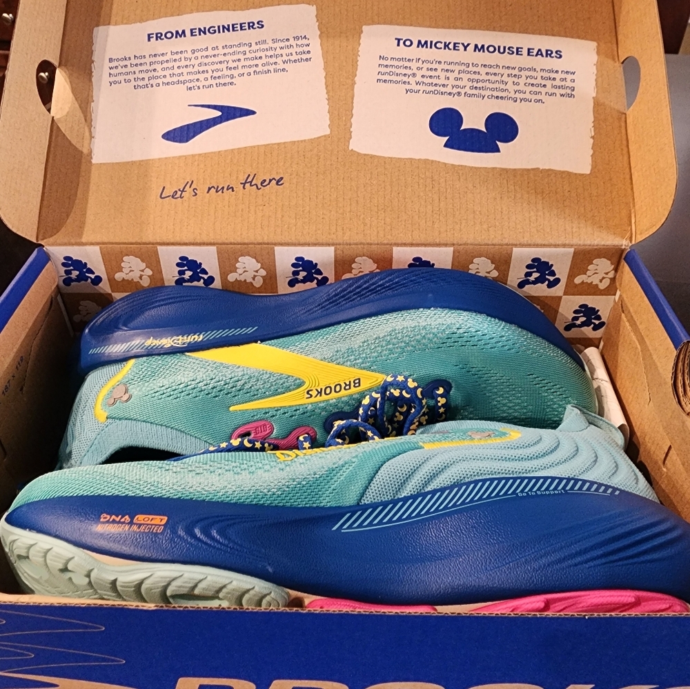Brooks Adrenaline GTS 25 Disneyland Half Marathon Weekend Limited Edition. - Picture 3 of 12